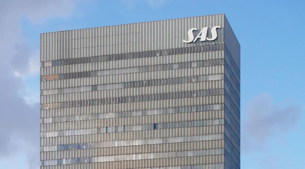 MCA (AI & ML) with SAS Building Graphic